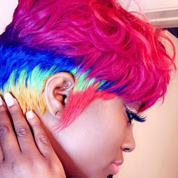 Short rainbow wig - Picture 5 of 8